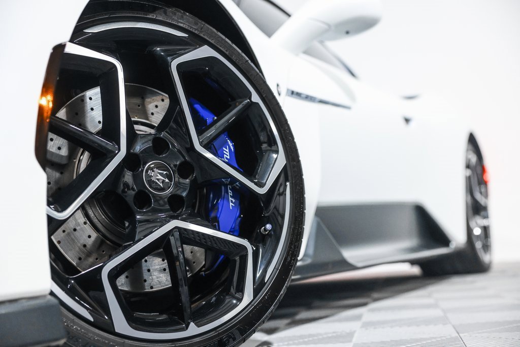 Used 2022 Maserati MC20 Coupe image 12