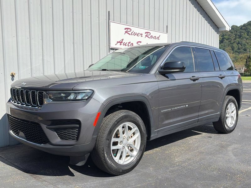 Used 2023 Jeep Grand Cherokee Laredo X AWD/4WD image 16