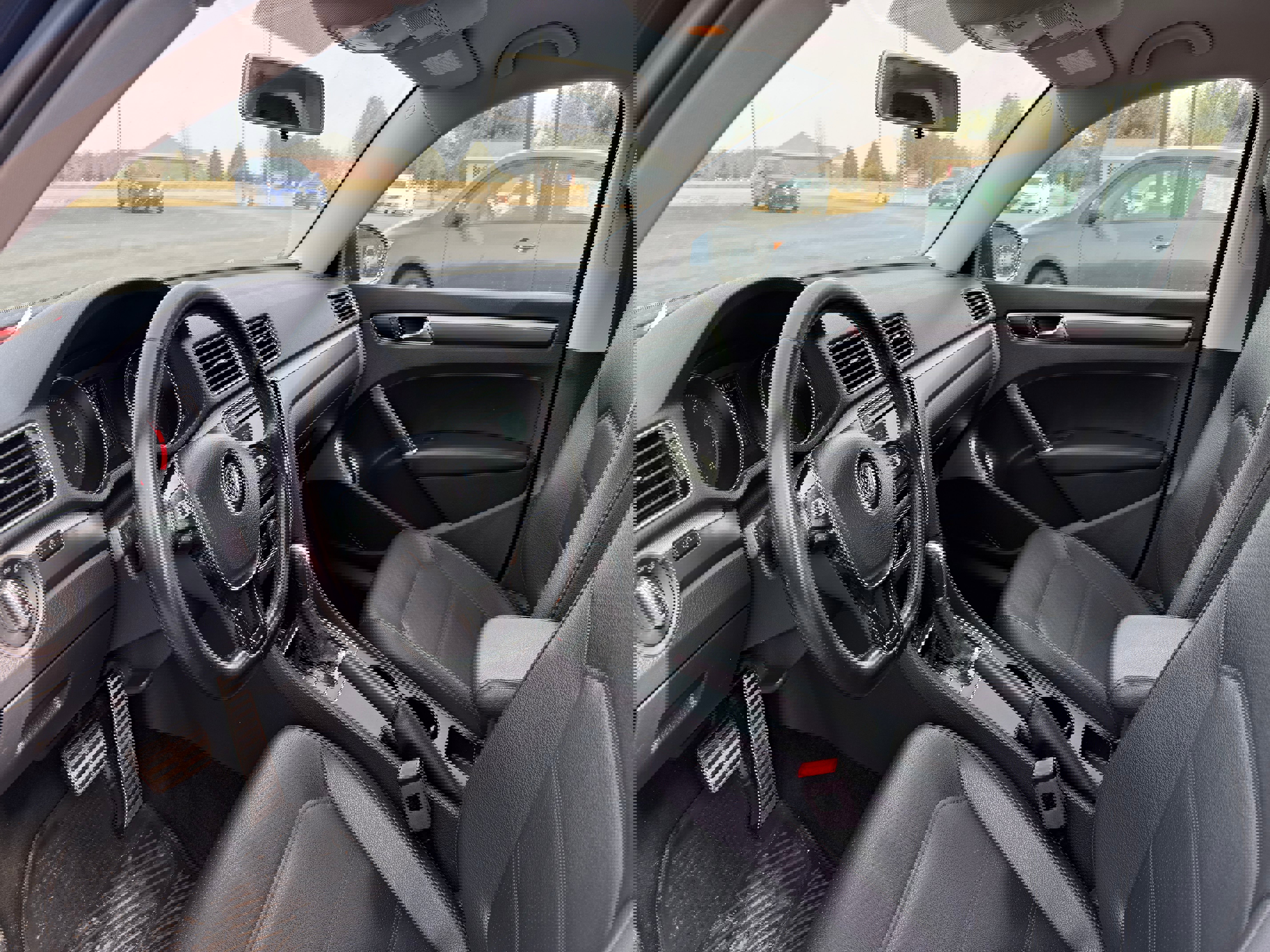 Used 2018 Volkswagen Passat 2.0T R-Line w/ R-Line Lighting Package FWD image 5