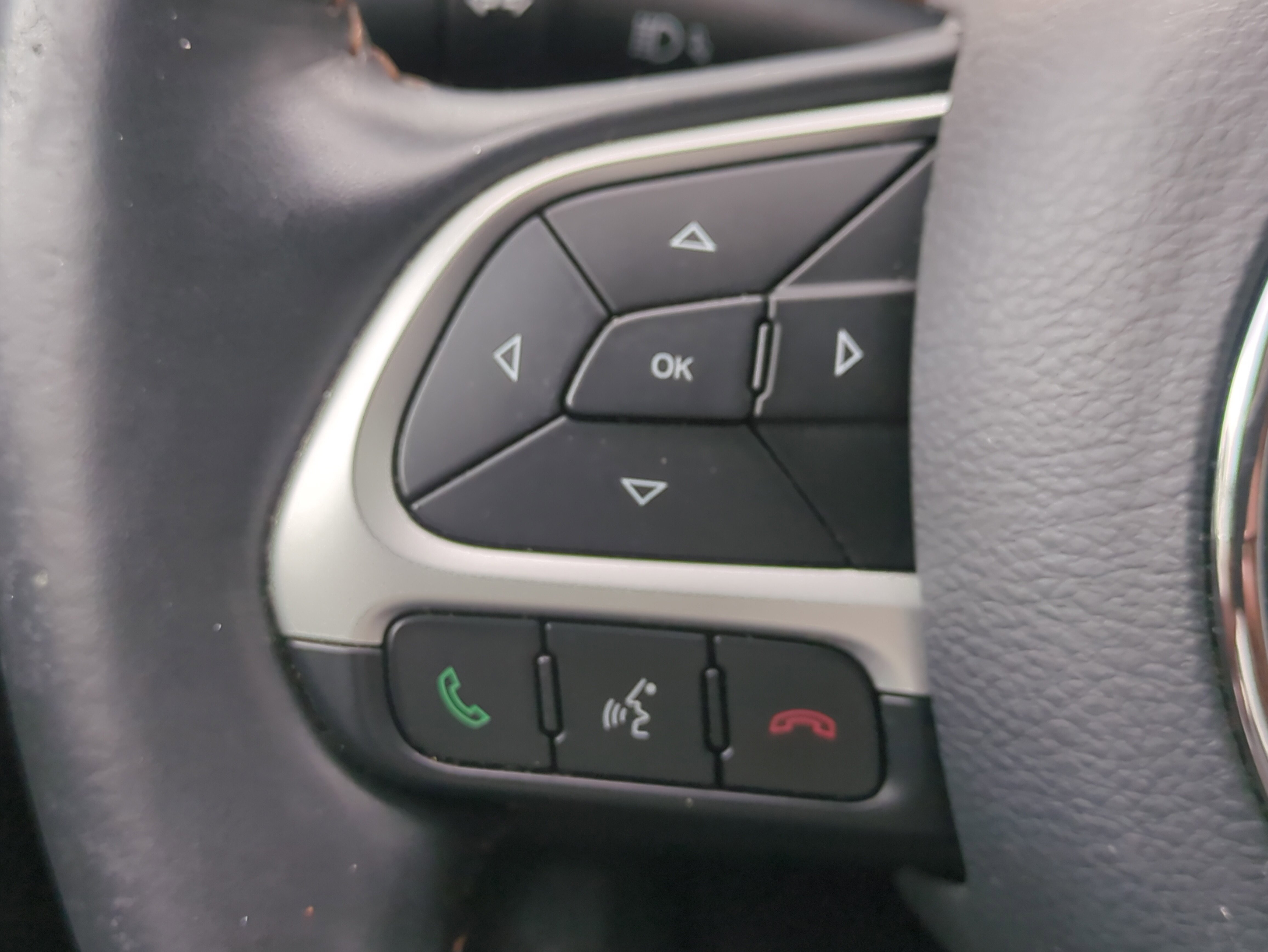 Certified 2018 Jeep Compass Limited w/ Navigation Group image 27