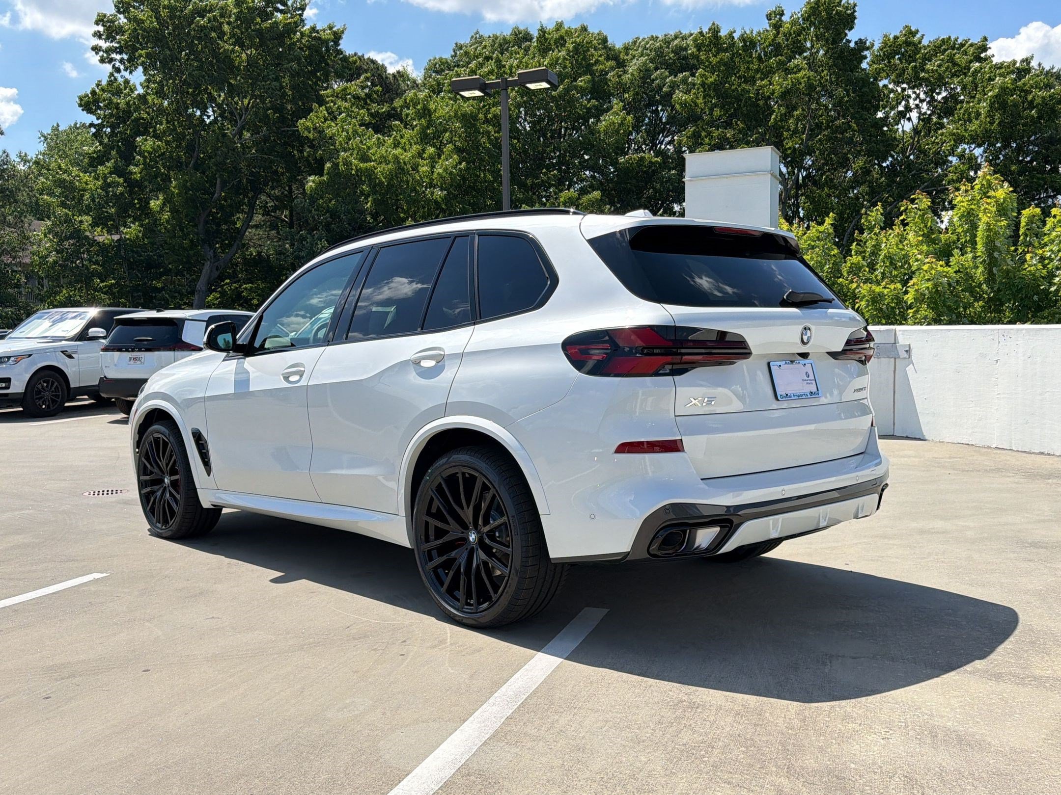 New 2026 BMW X5 xDrive40i w/ M Sport Package AWD/4WD image 3