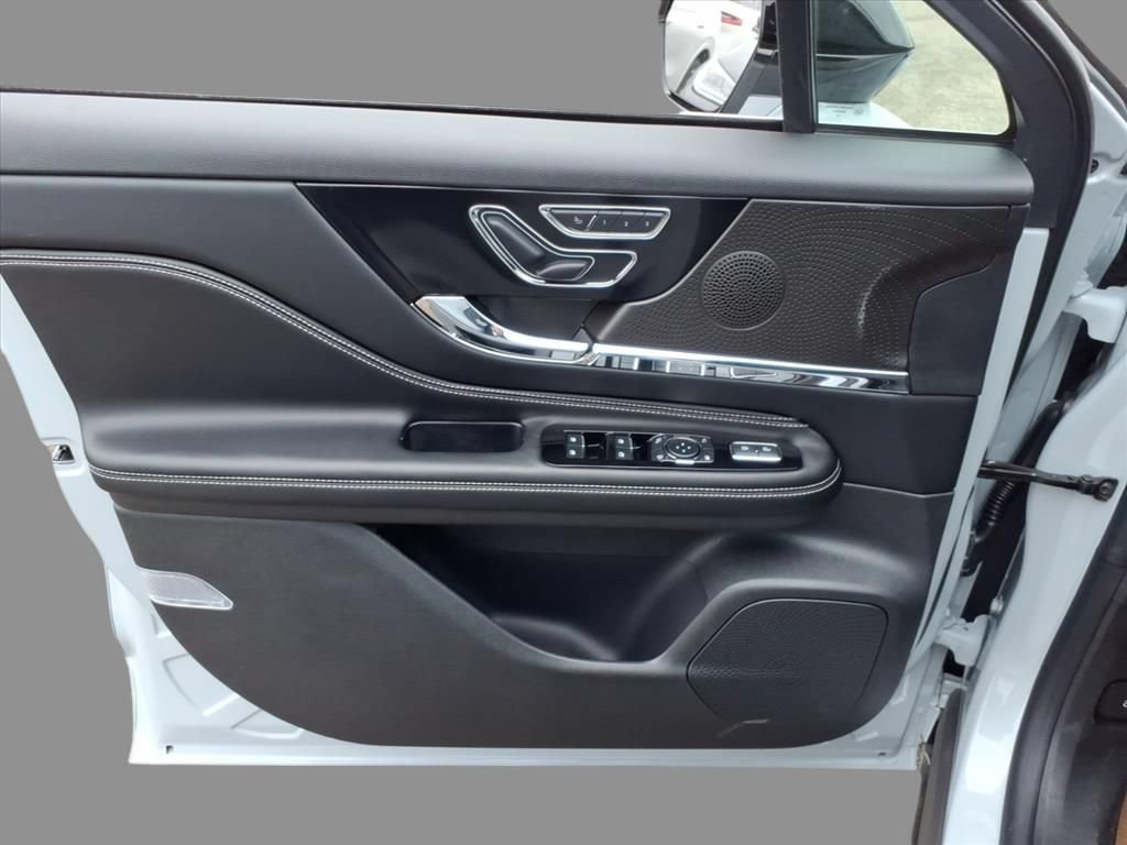 New 2026 Lincoln Corsair Grand Touring AWD/4WD image 16