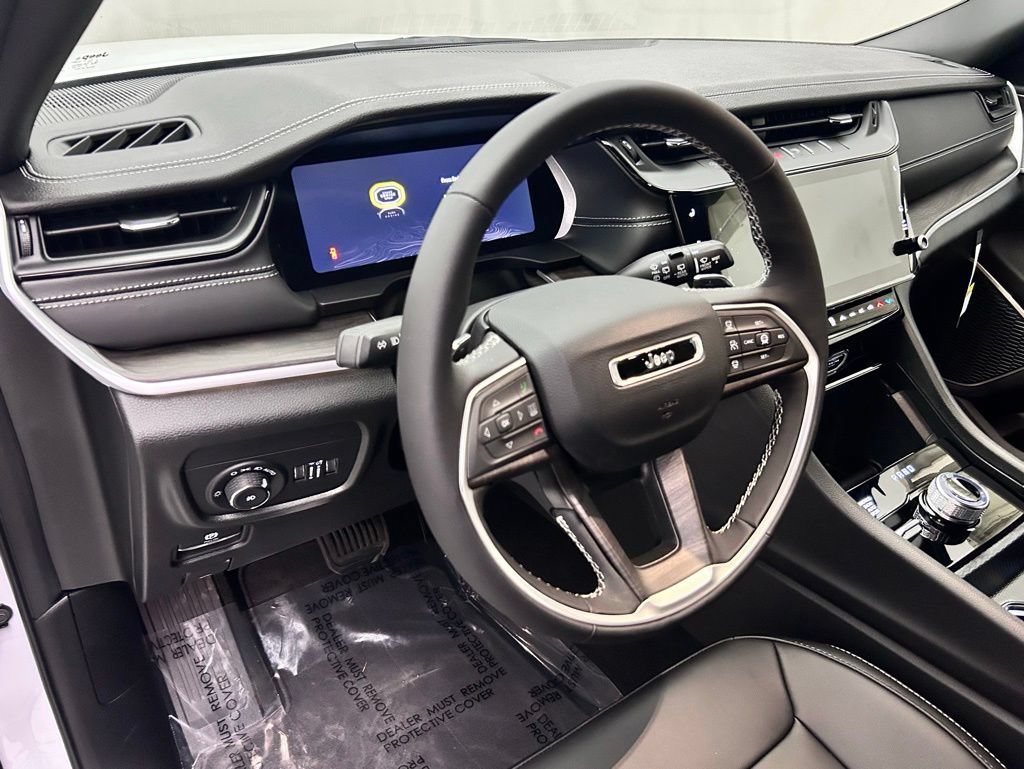 New 2026 Jeep Grand Cherokee L Limited w/ Limited Altitude Package AWD/4WD image 11