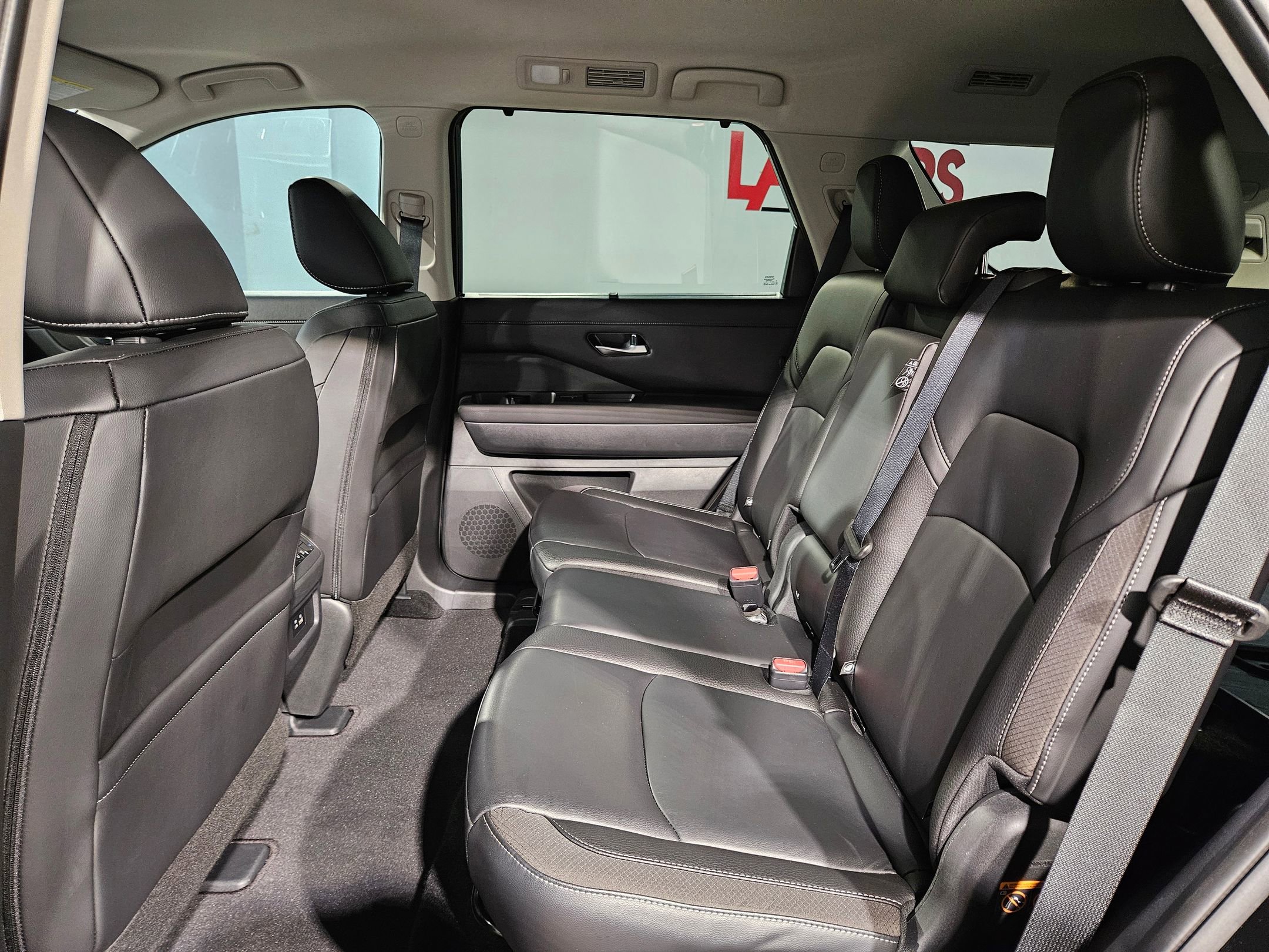 Used 2025 Nissan Pathfinder SL w/ Cargo Package image 35