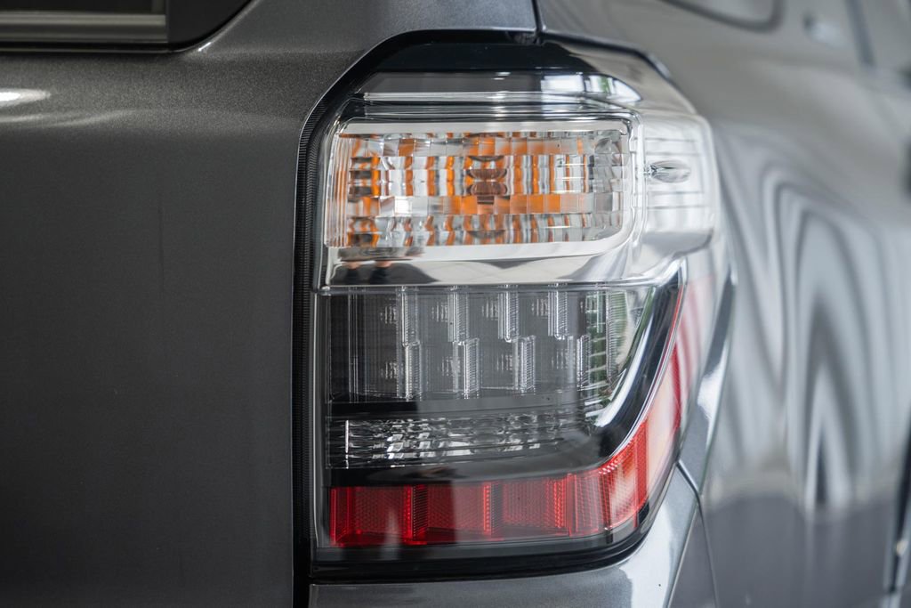 Used 2023 Toyota 4Runner Limited AWD/4WD image 6