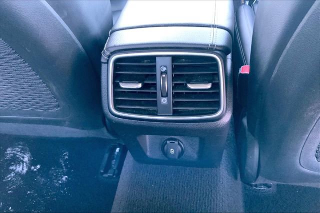 Used 2023 Genesis G70 2.0T image 25