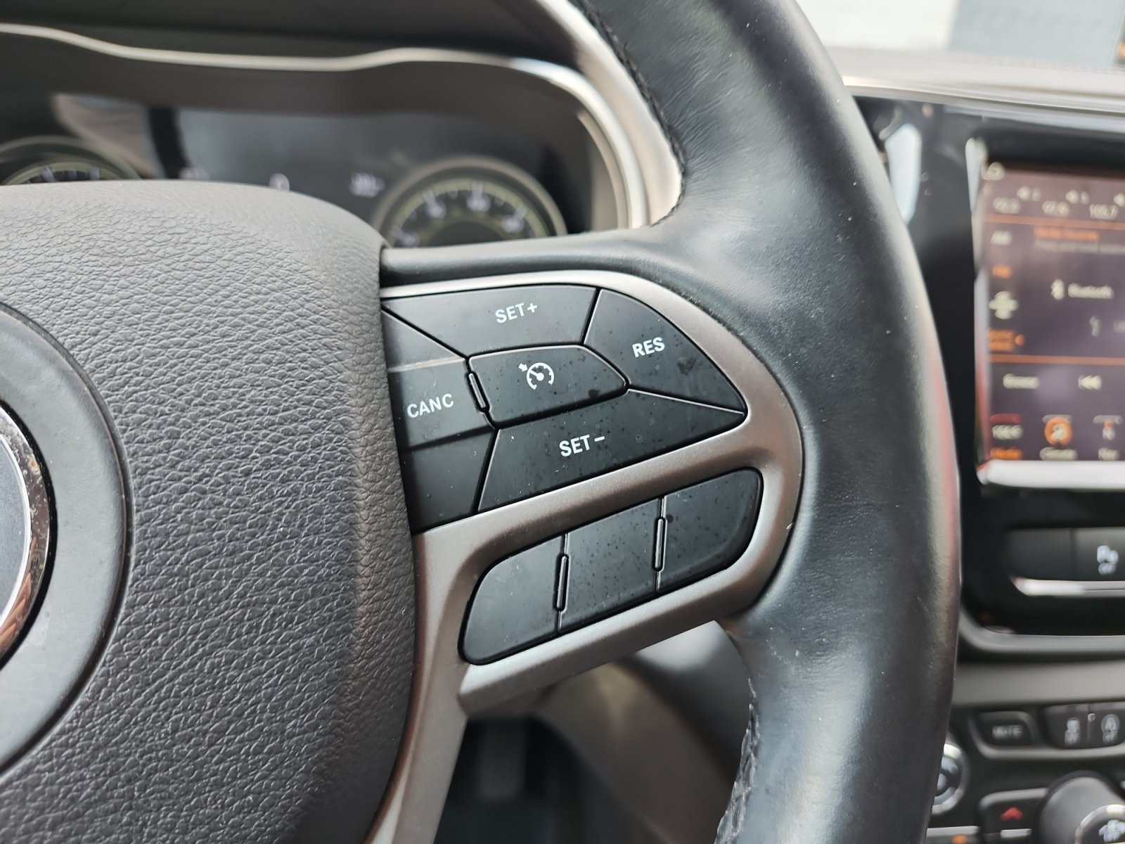 Used 2019 Jeep Cherokee Limited AWD/4WD image 26