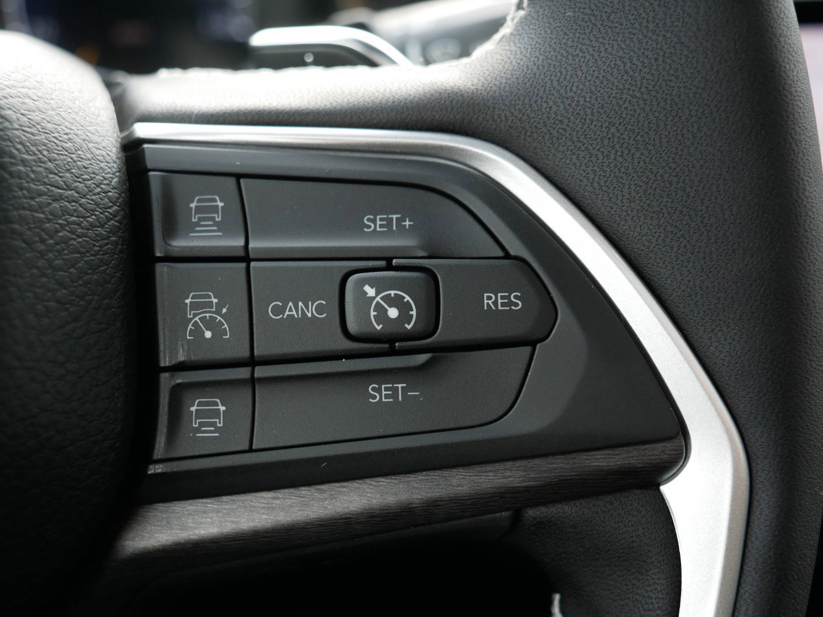 New 2025 Jeep Grand Cherokee L Limited w/ Black Appearance Package image 14