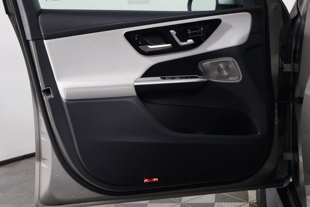 Used 2023 Mercedes-Benz GLC 300 image 12