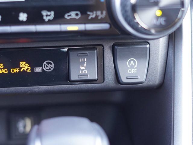 Used 2025 Toyota RAV4 XLE Premium w/ Weather Package FWD image 33