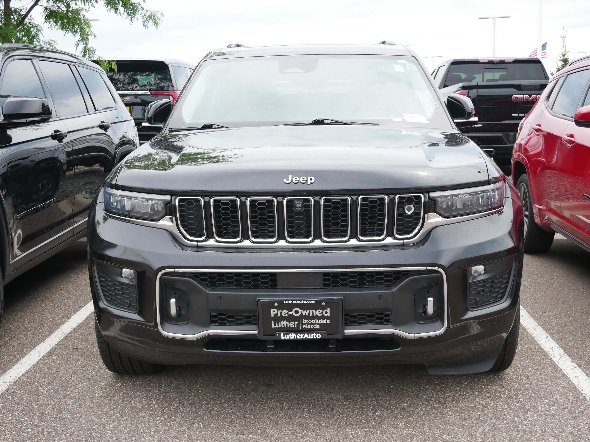 Used 2021 Jeep Grand Cherokee L Overland w/ Advanced Protech Group III AWD/4WD image 2