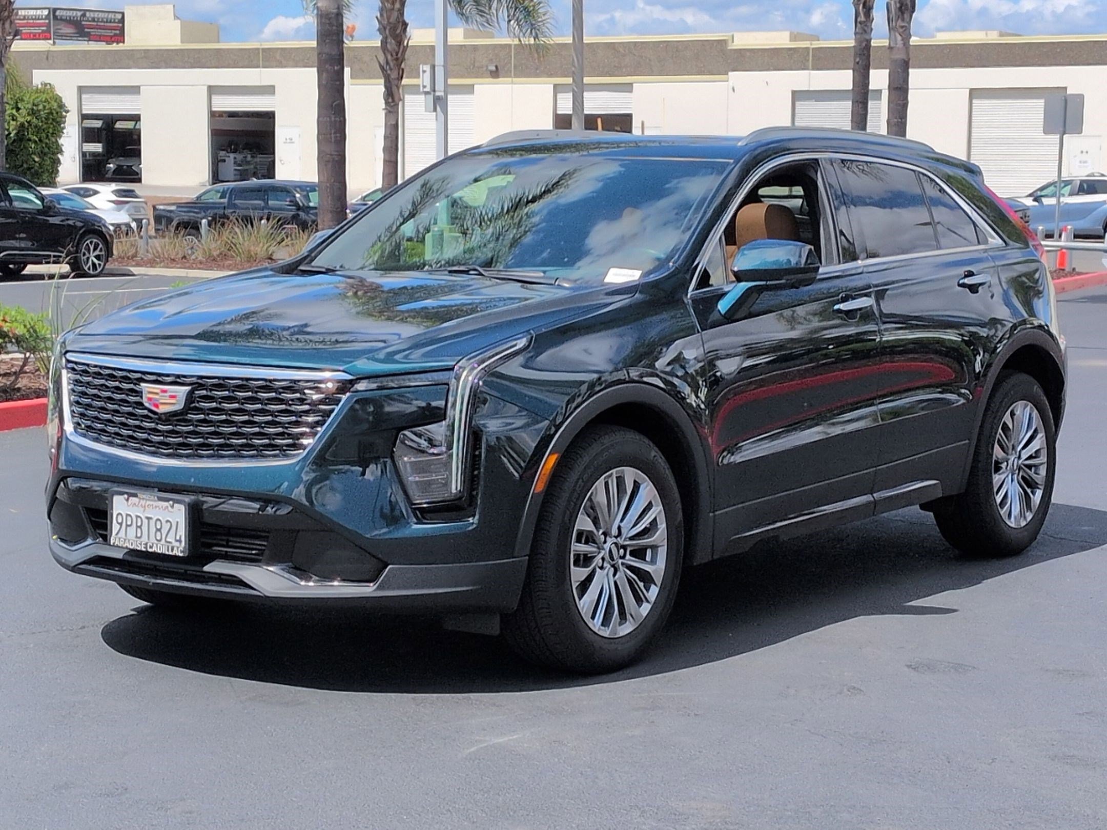 Used 2025 Cadillac XT4 Premium Luxury w/ Technology Package image 5
