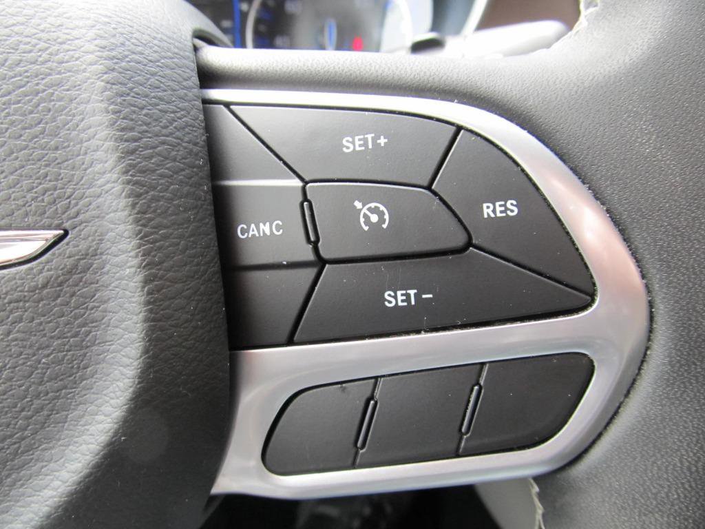 Used 2023 Chrysler Voyager LX image 56