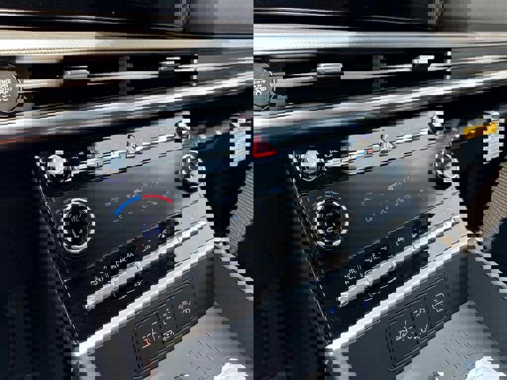New 2026 Hyundai Santa Fe SE image 19