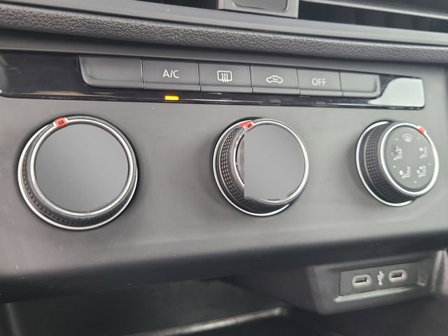 Used 2023 Volkswagen Jetta Sport image 29