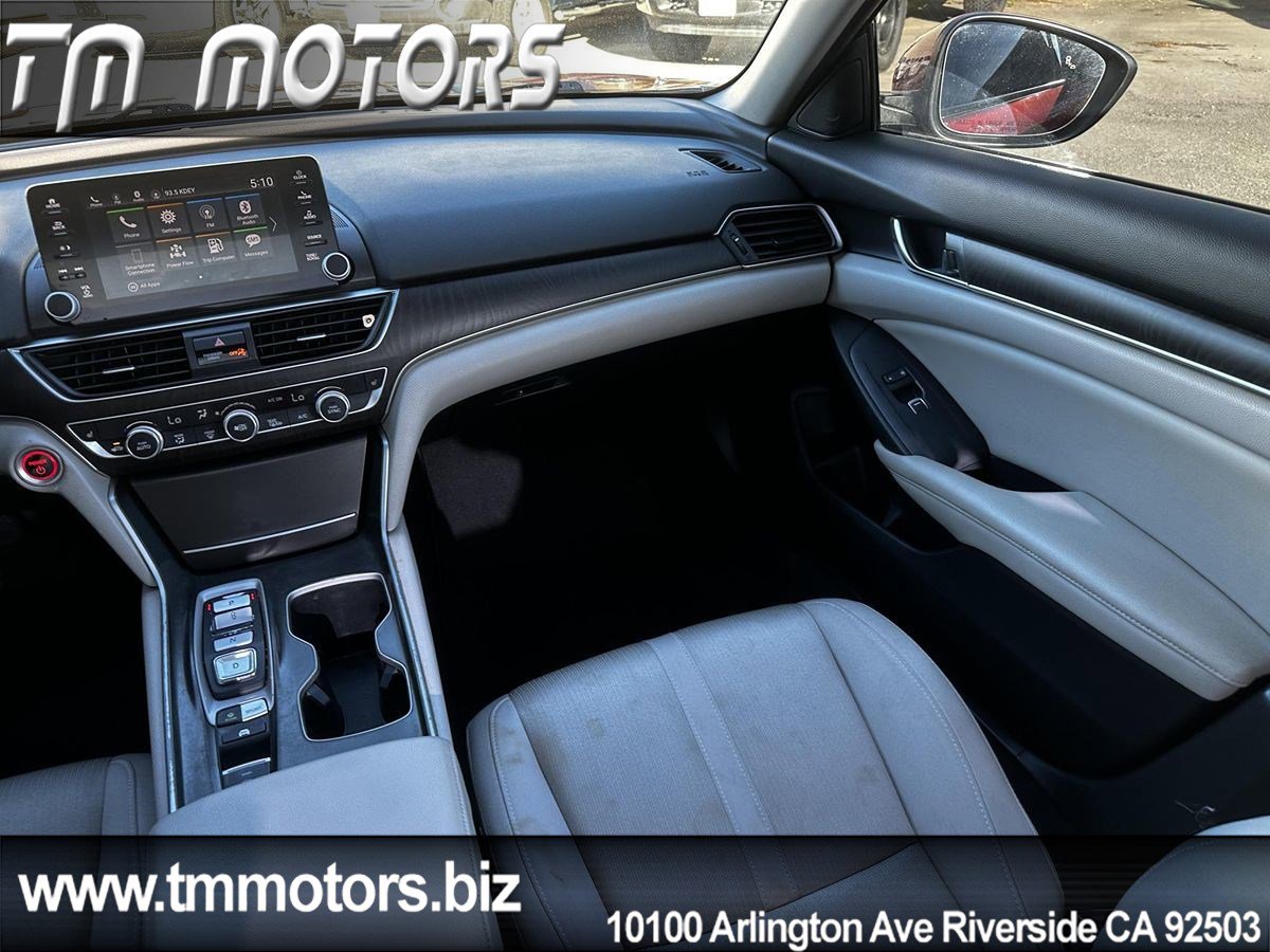 Used 2018 Honda Accord EX image 12
