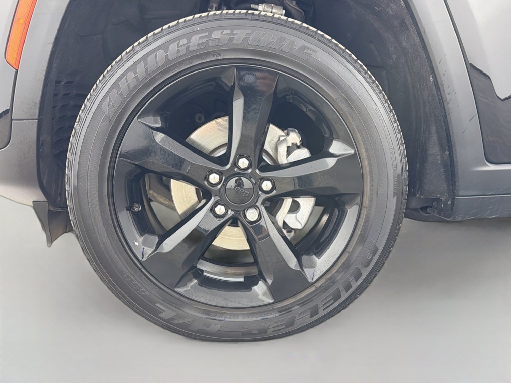 Used 2024 Jeep Grand Cherokee Altitude AWD/4WD image 49