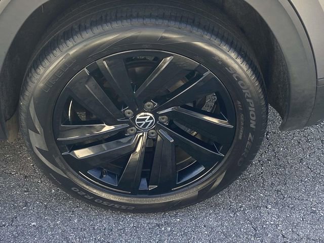 Used 2023 Volkswagen Atlas Cross Sport SE w/ Black Wheel Package image 6