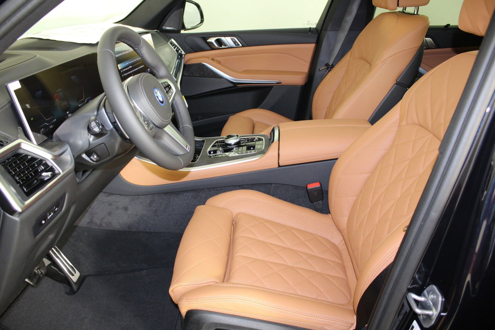 New 2026 BMW X5 xDrive50e w/ Executive Package AWD/4WD image 5