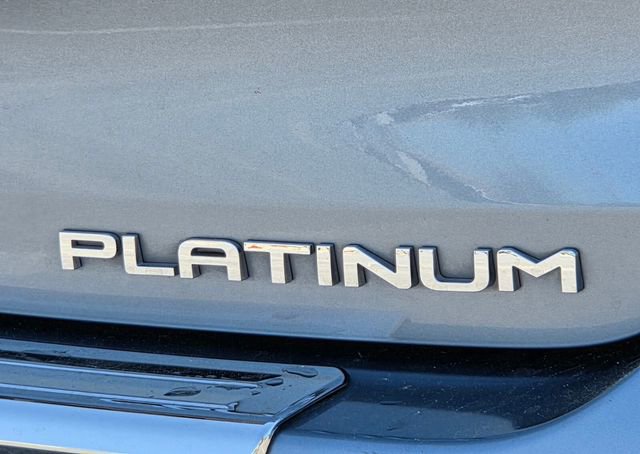 Used 2023 Toyota Highlander Platinum image 8