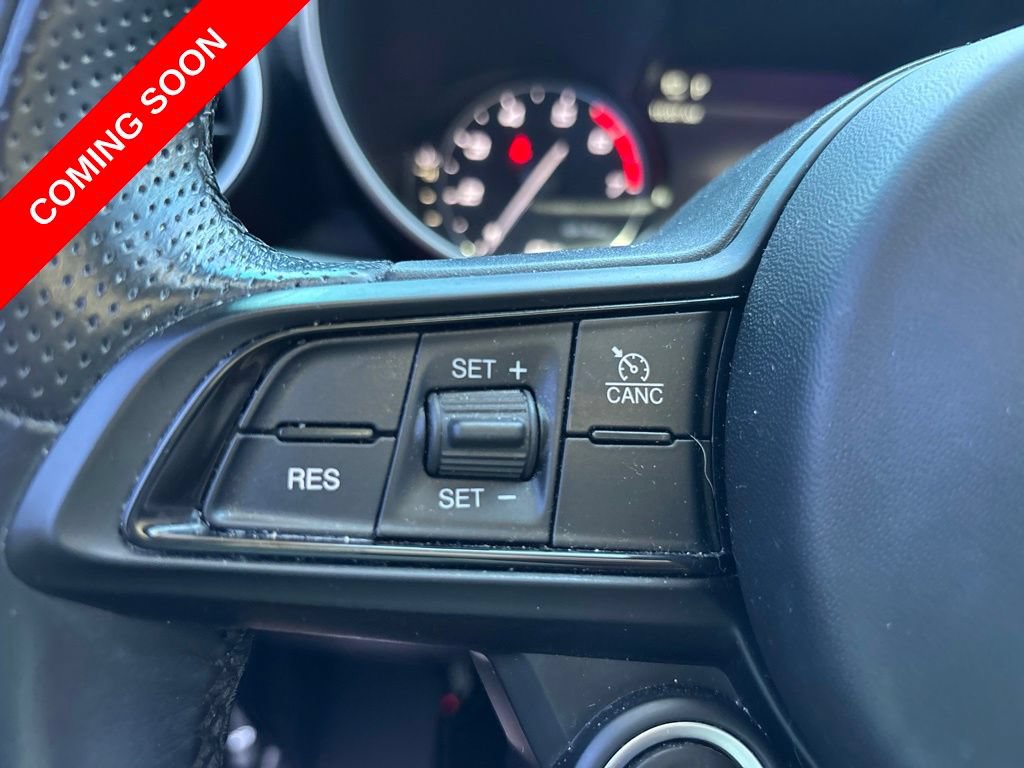 Used 2020 Alfa Romeo Giulia w/ Nero Edizione RWD image 23