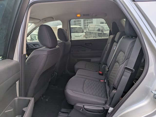 New 2025 Nissan Pathfinder SV image 10