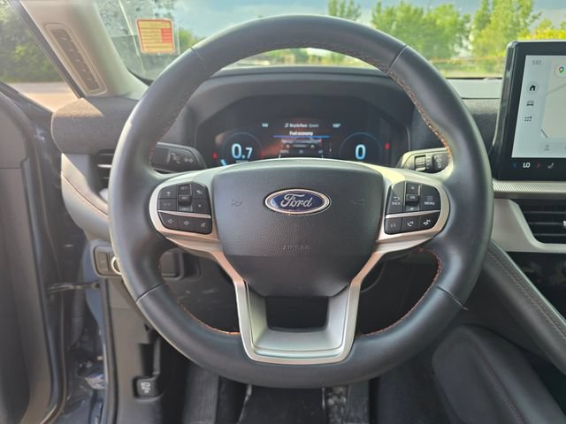Used 2025 Ford Explorer Active AWD/4WD image 28