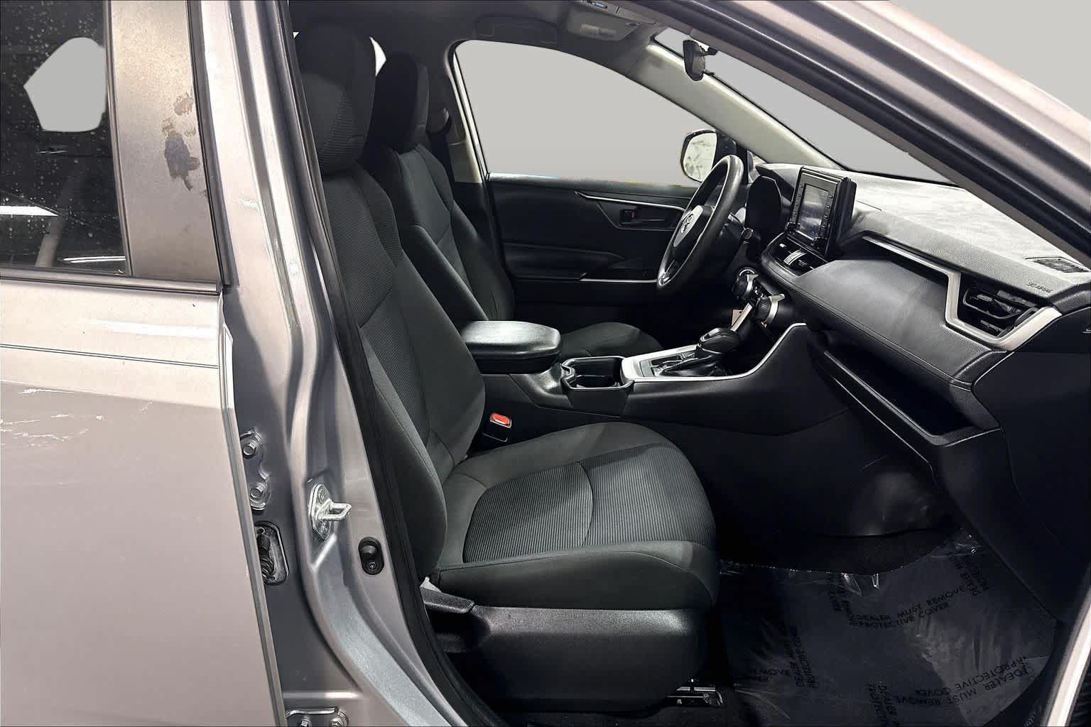 Certified 2021 Toyota RAV4 LE FWD image 9