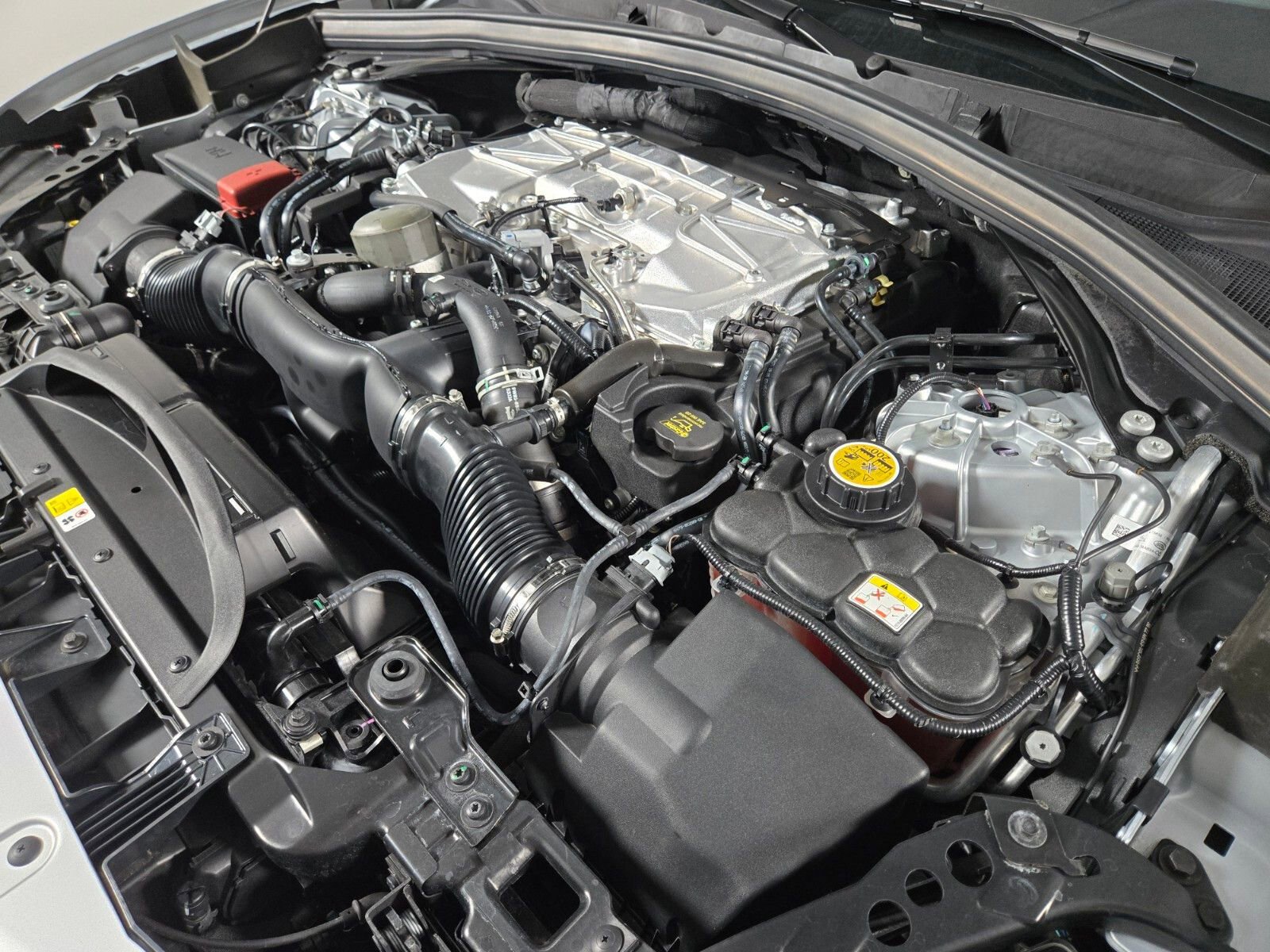 Used 2023 Jaguar F-PACE SVR image 20