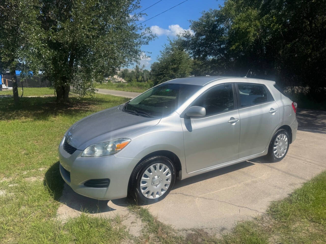 Used 2009 Toyota Matrix FWD image 2