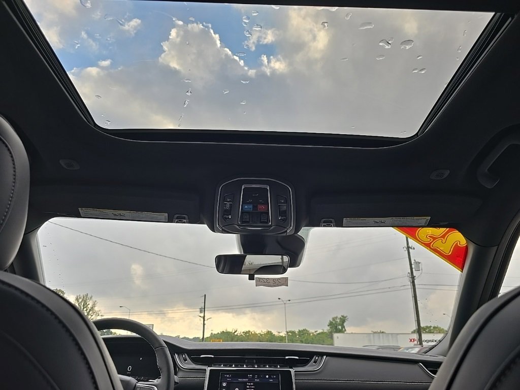 New 2025 Jeep Grand Cherokee L Altitude image 23