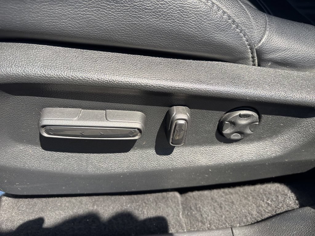 Used 2018 Honda CR-V Touring image 17
