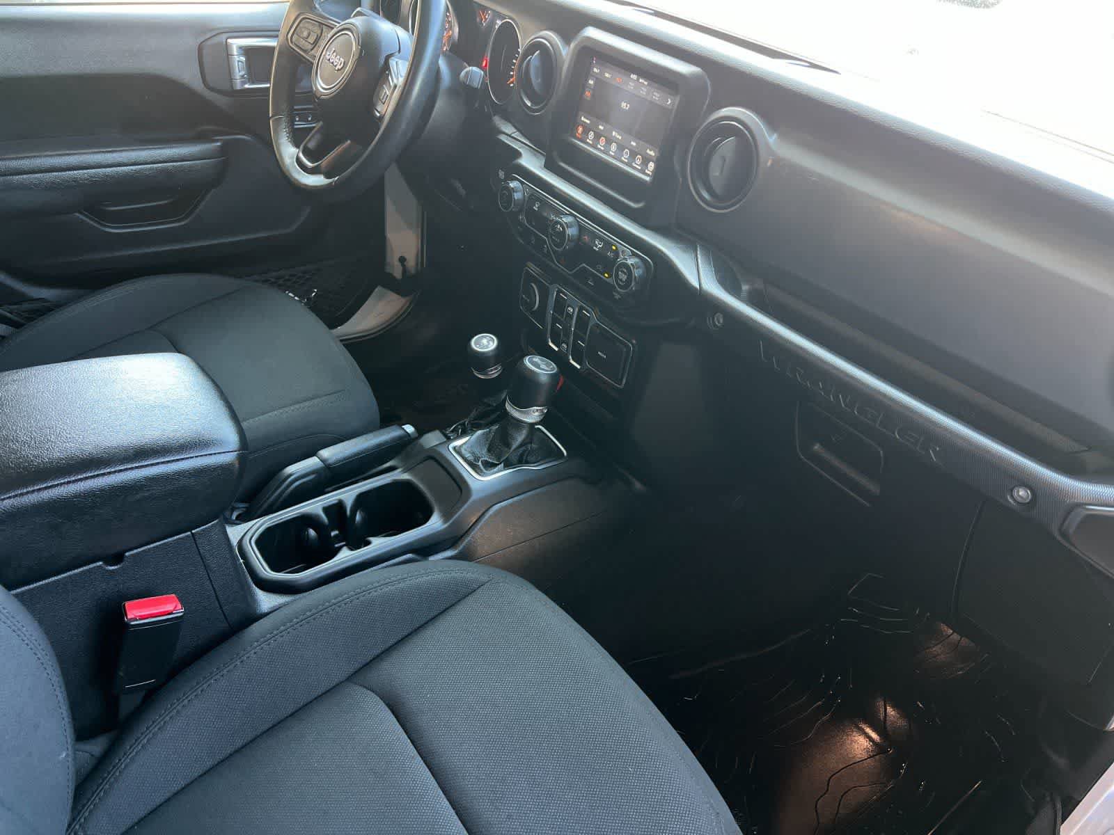 Used 2022 Jeep Wrangler Unlimited Sport AWD/4WD image 16