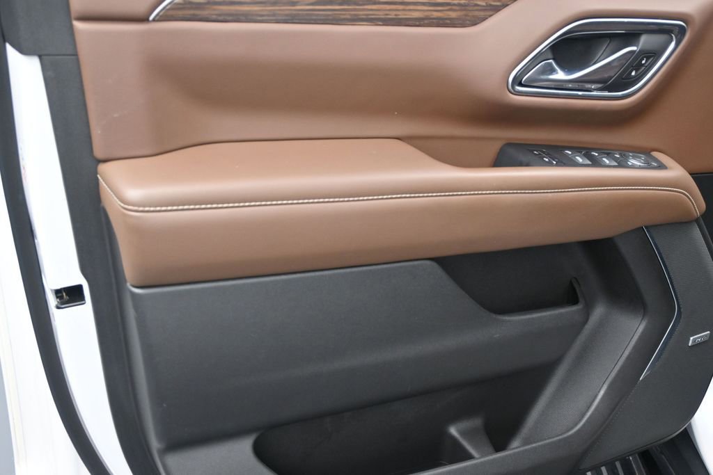 Used 2021 Chevrolet Tahoe High Country w/ Premium Package AWD/4WD image 11