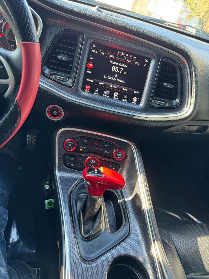 Used 2015 Dodge Challenger SXT Plus w/ Driver Convenience Group RWD image 18