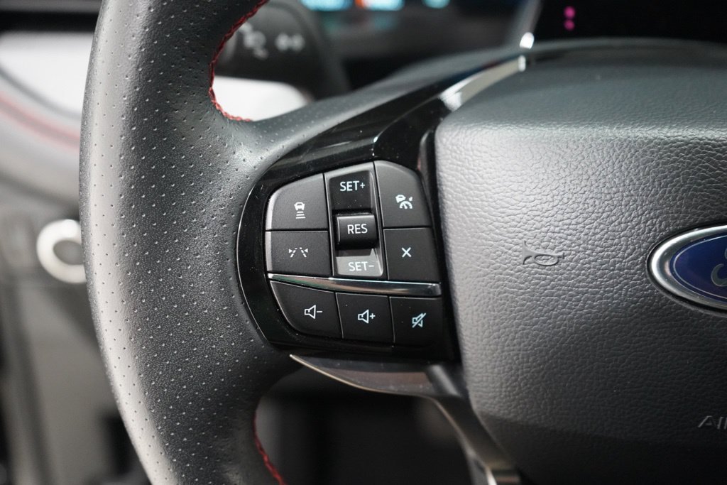 Used 2025 Ford Explorer ST-Line AWD/4WD image 36