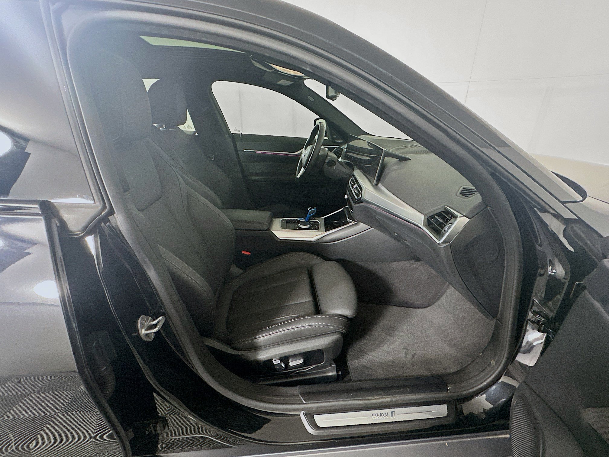 Used 2023 BMW i4 eDrive35 w/ Premium Package RWD image 33