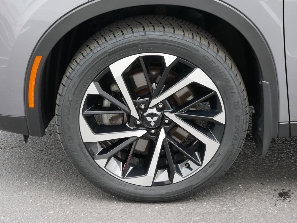 Used 2023 Mitsubishi Outlander SE AWD/4WD image 12