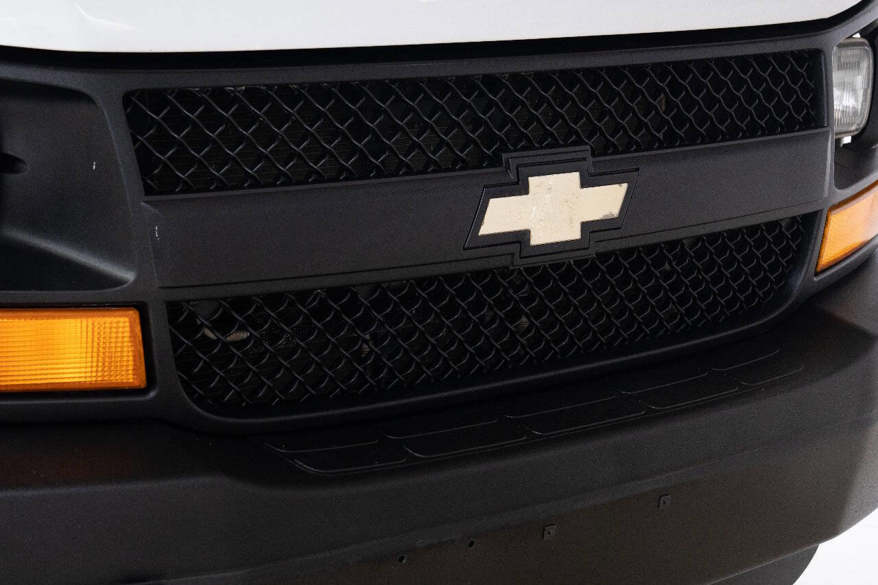 Used 2014 Chevrolet Express 3500 Extended RWD image 23