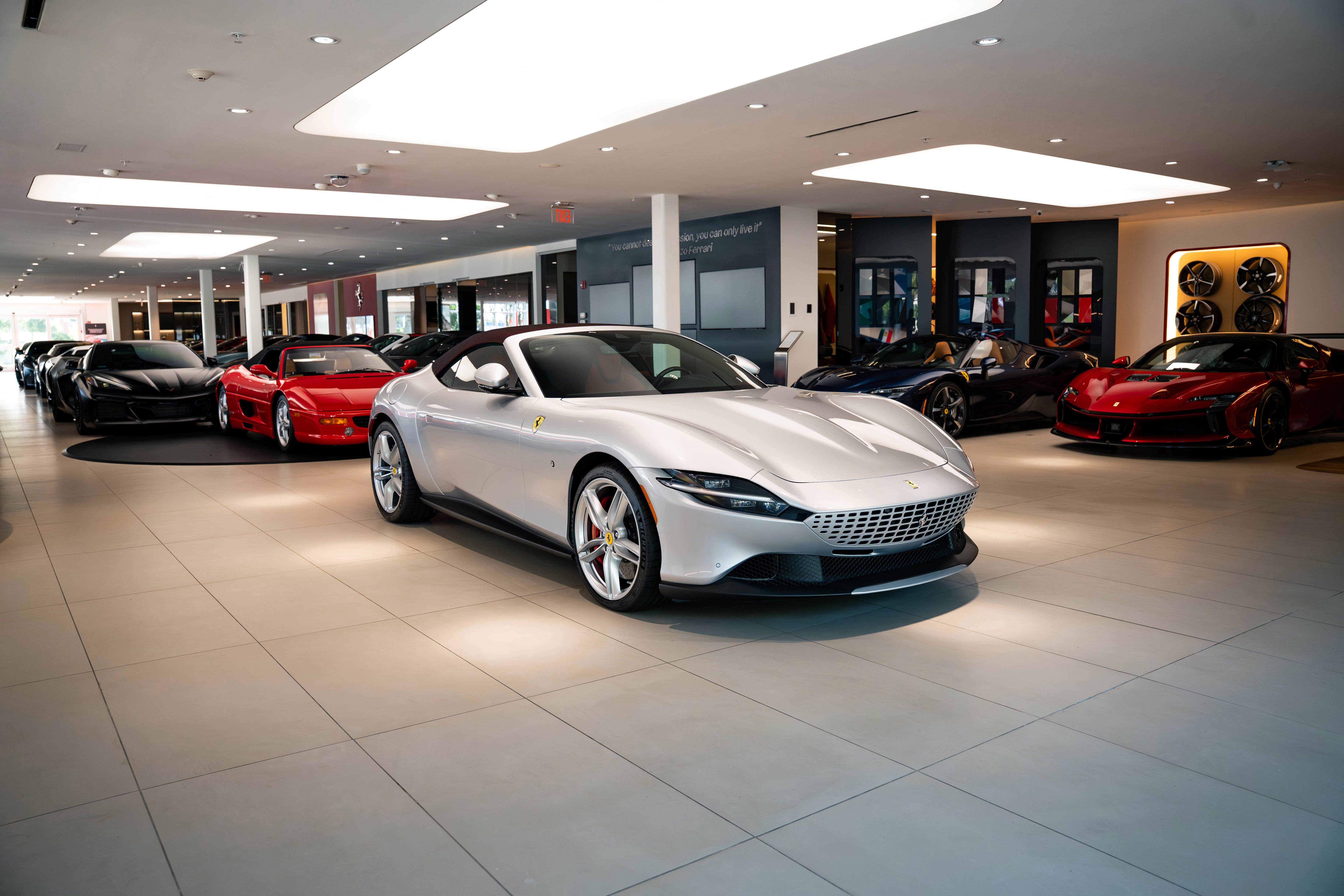 Used 2024 Ferrari Roma Spider image 31