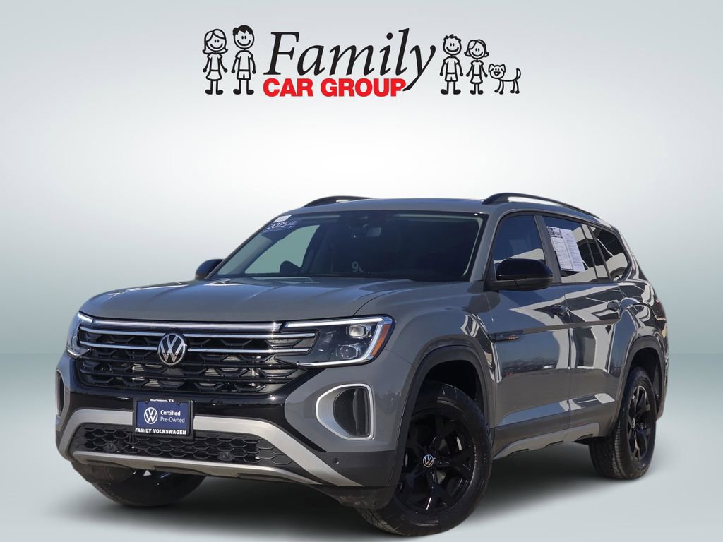 Used 2025 Volkswagen Atlas Peak Edition SE image 1