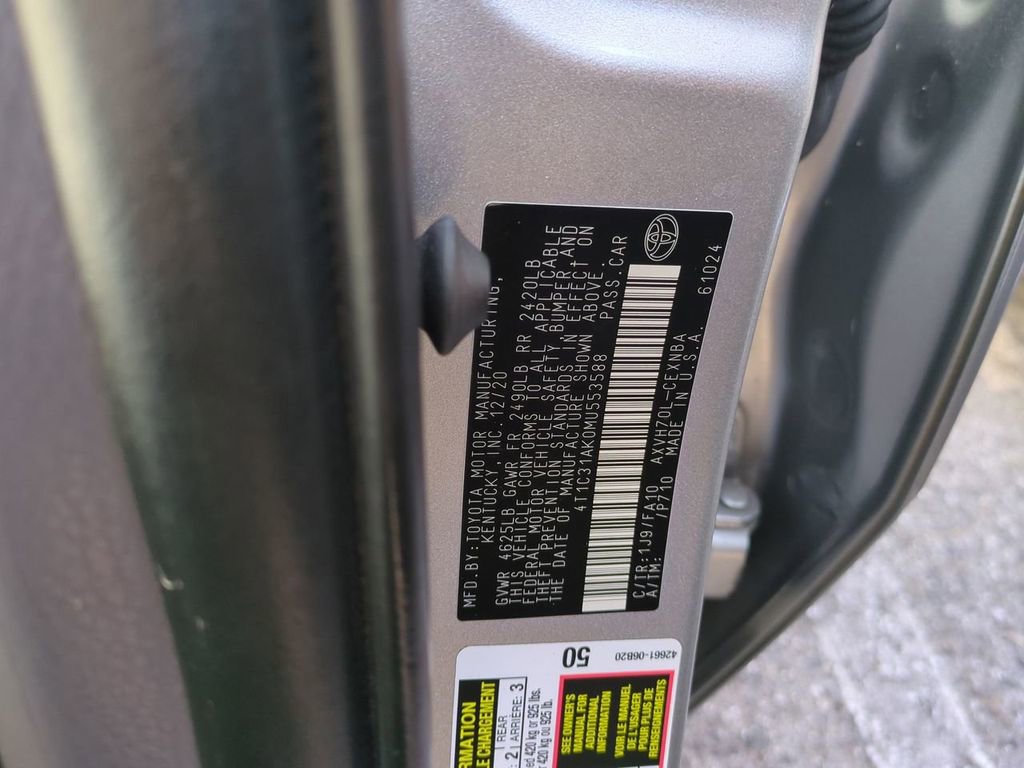 Used 2021 Toyota Camry LE image 29