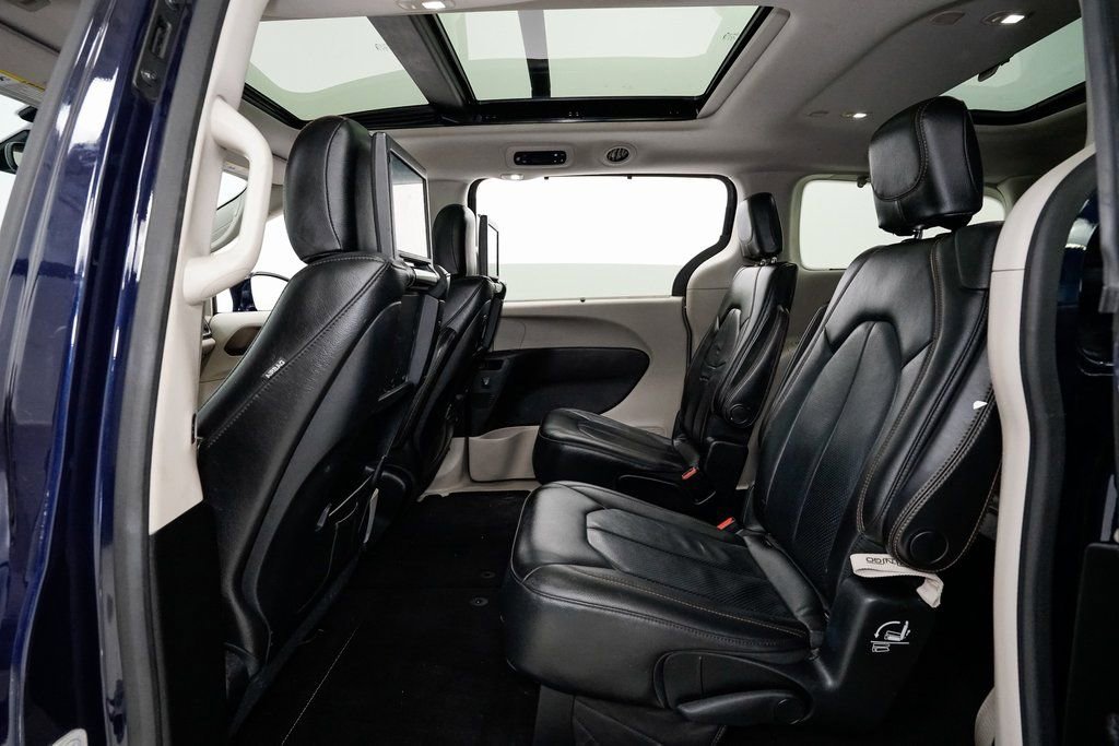 Used 2019 Chrysler Pacifica Touring-L Plus w/ Advanced Safetytec Group image 29