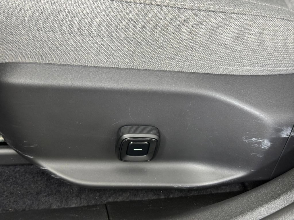 Certified 2025 Volvo EX30 Ultra AWD/4WD image 17