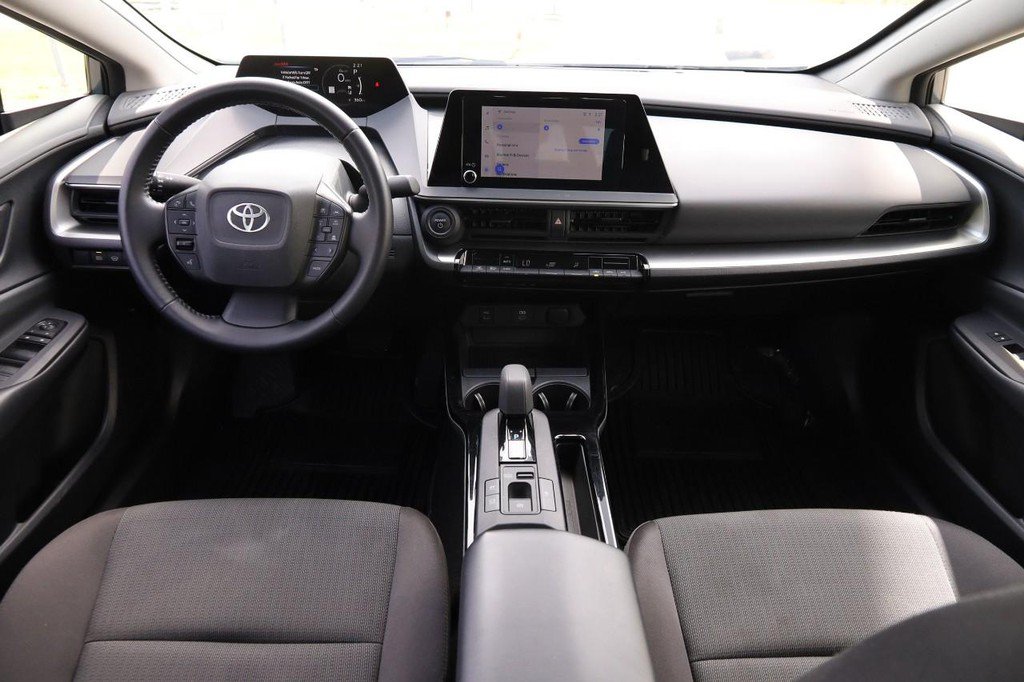Used 2025 Toyota Prius LE AWD/4WD image 22