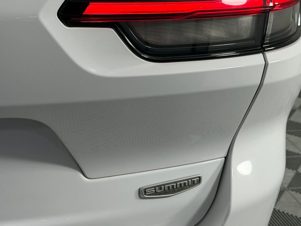 Certified 2025 Jeep Grand Cherokee L Summit AWD/4WD image 12