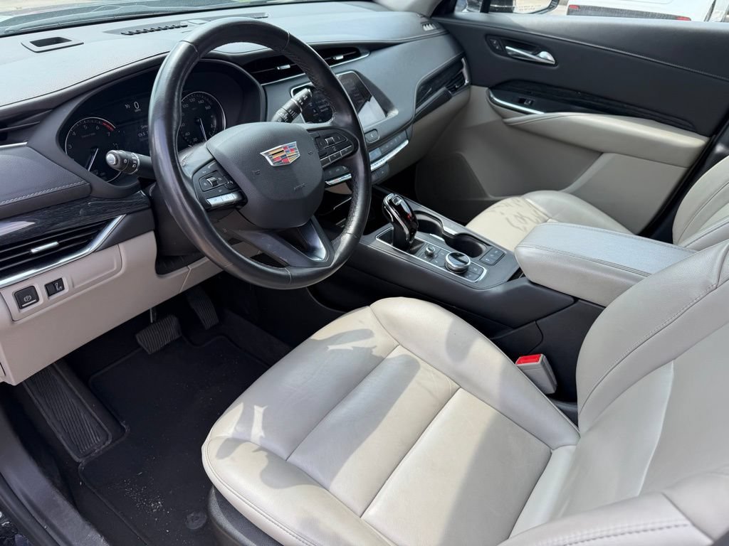 Used 2023 Cadillac XT4 Premium Luxury FWD image 10