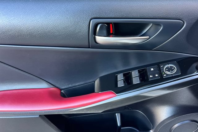 Used 2025 Lexus IS 300 F Sport RWD image 11
