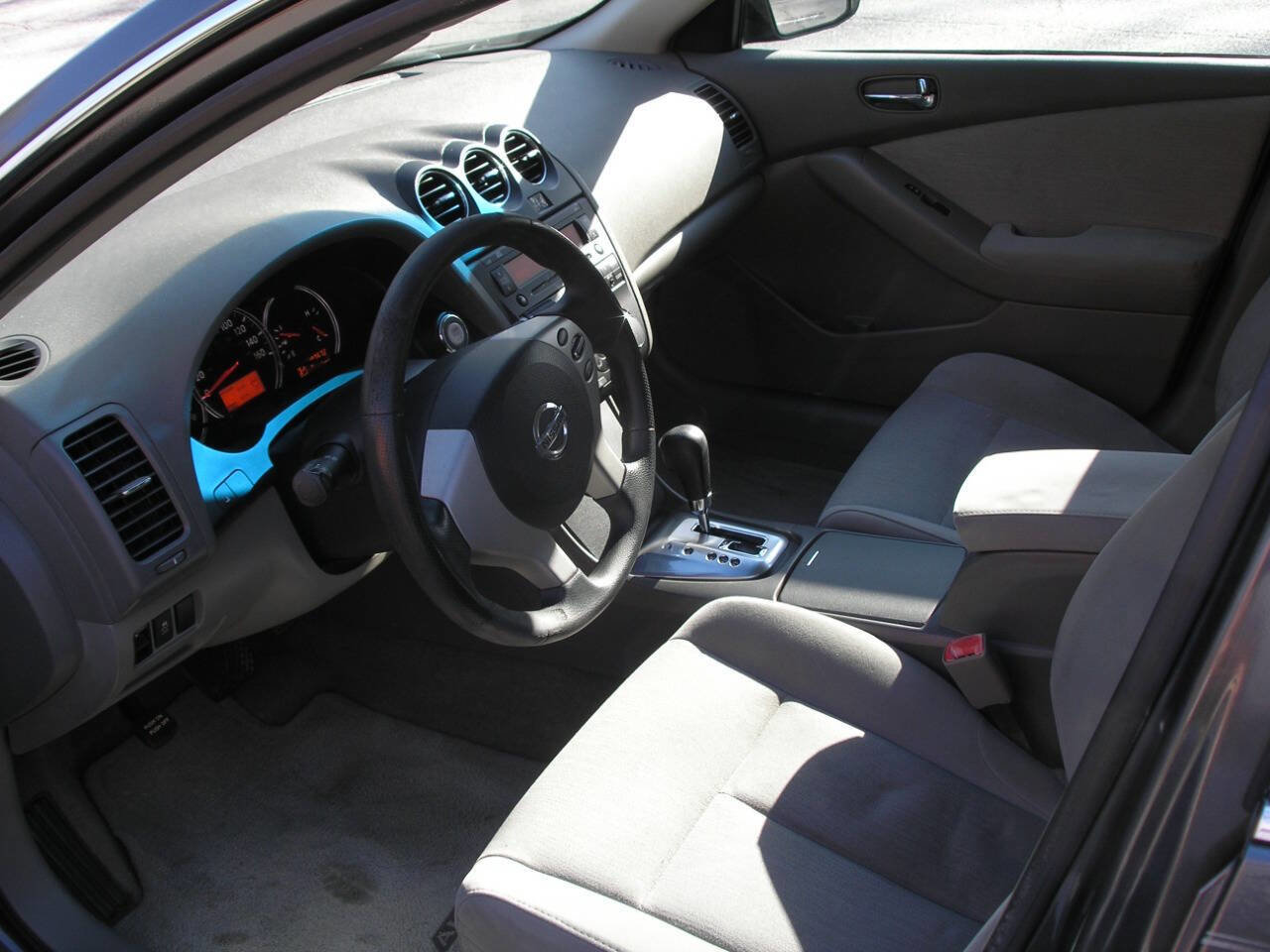 Used 2011 Nissan Altima 2.5 S image 3