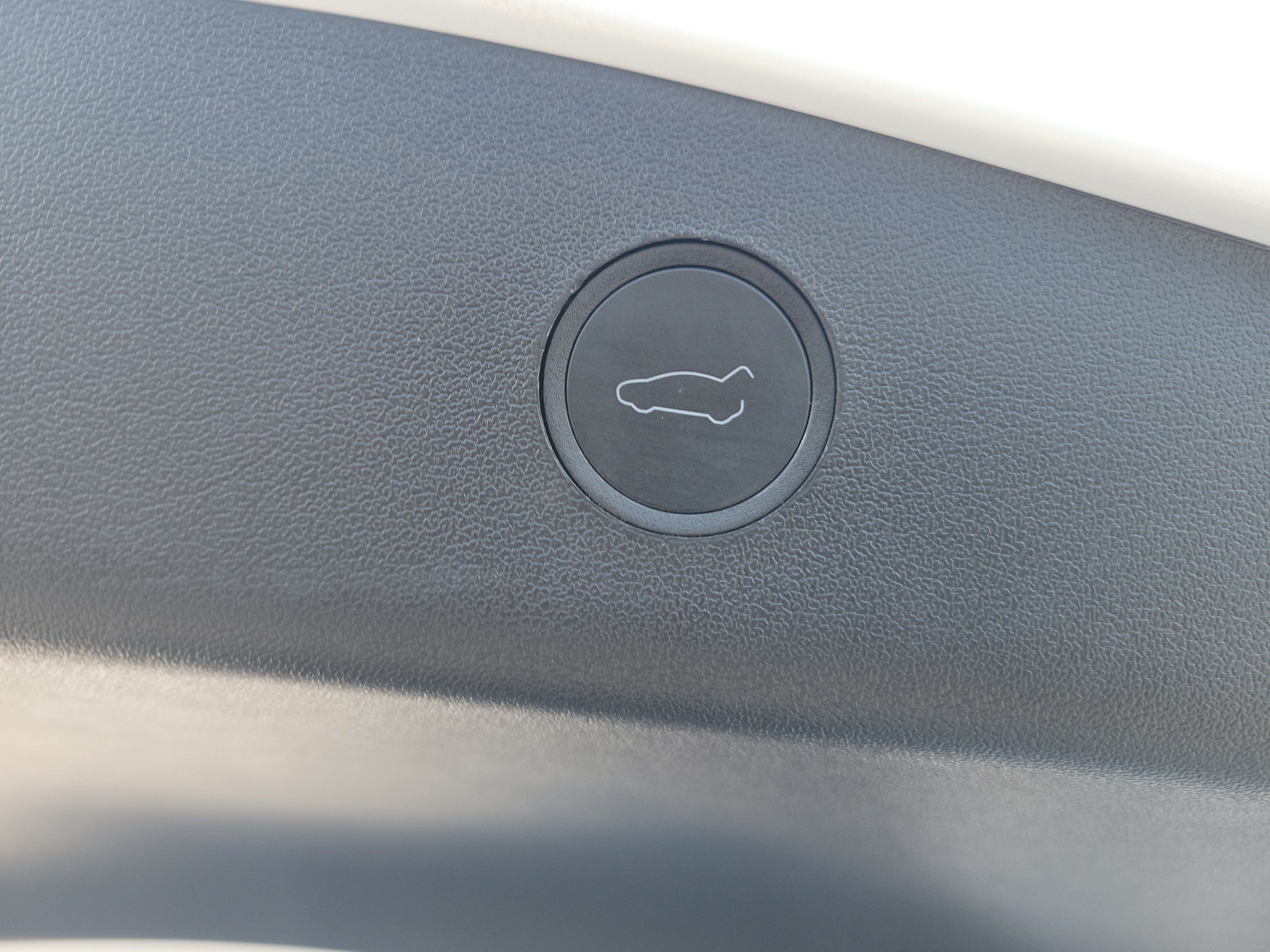 Used 2023 Tesla Model 3 Standard Range RWD image 11